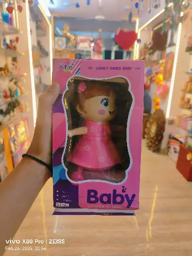 Baby dacning girl
